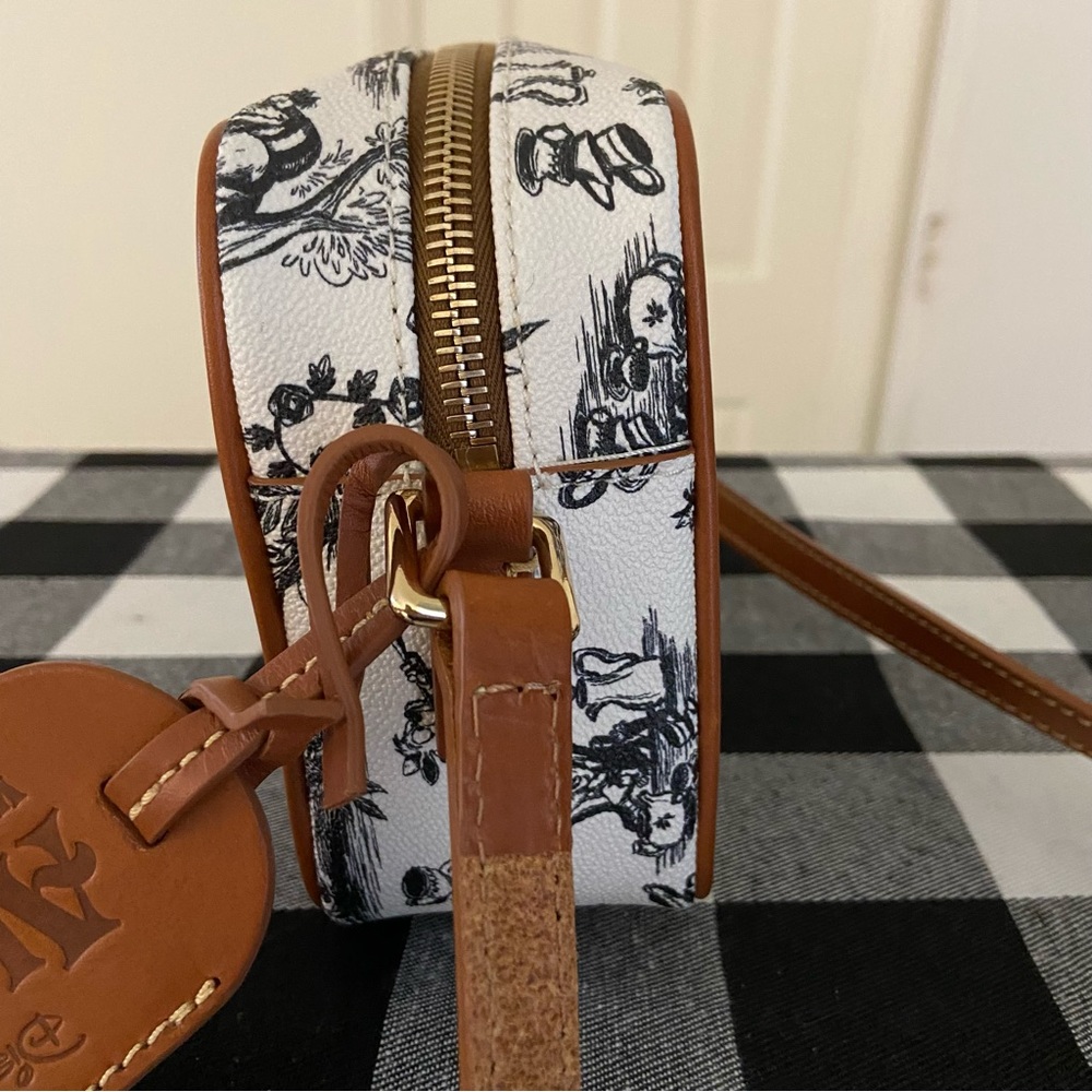 Alice in Wonderland 2022 Crossbody Bag - Picture 6 of 16